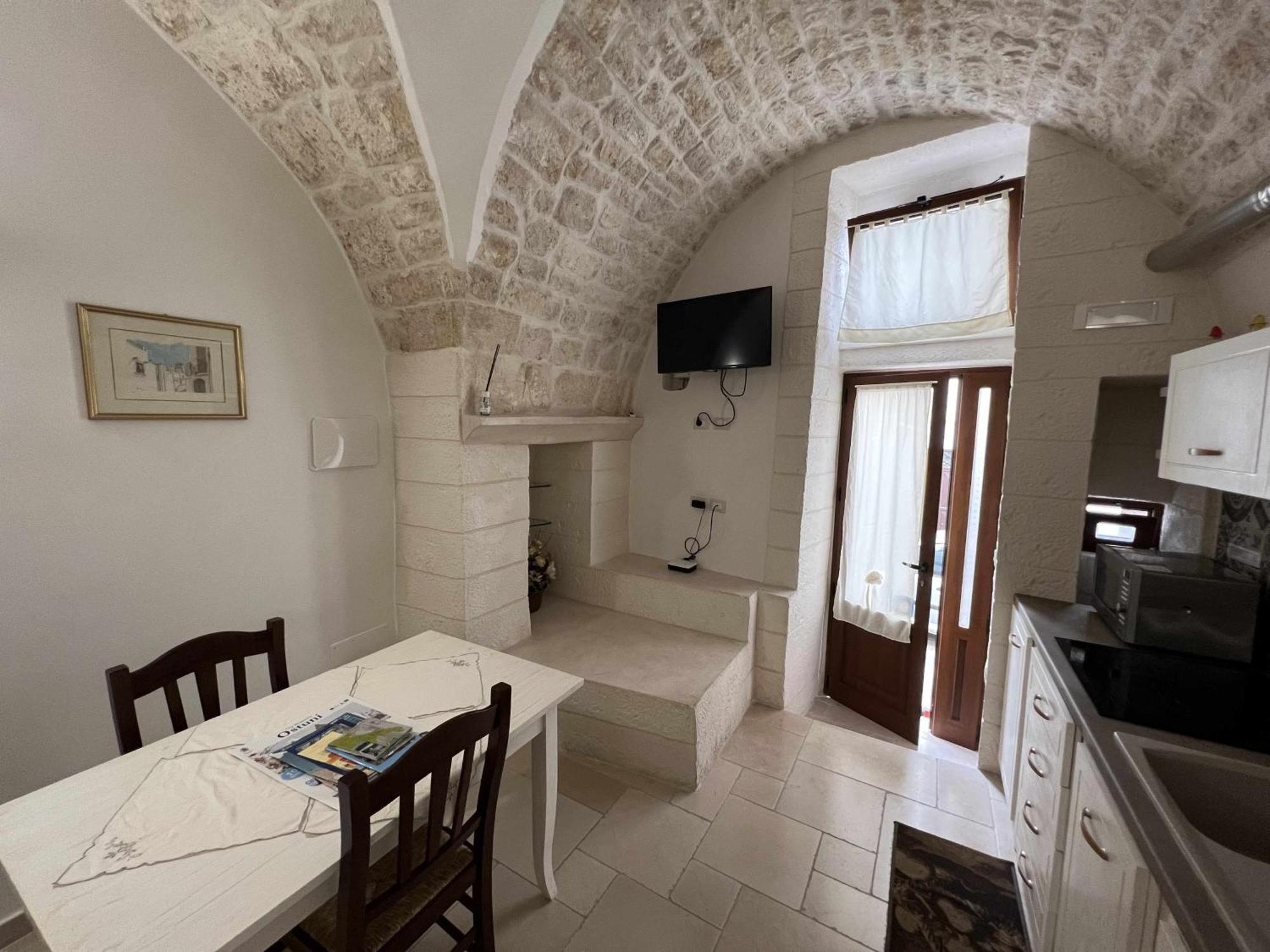 La Rosa D Ernesto Wifi Free 3 Sleeping Places Apartment Ostuni Exterior photo
